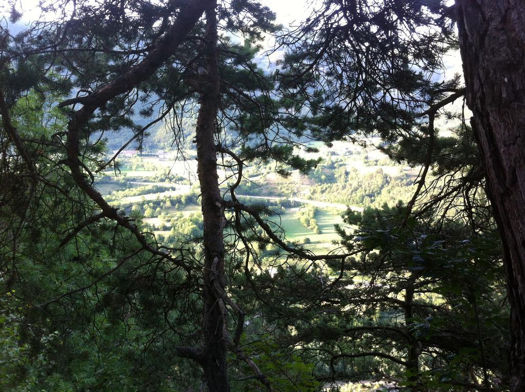 Le Rocher Des Ducs, Vue Sur Montagne, Abris Voitures Et Motos Le Glaizil Exteriör bild